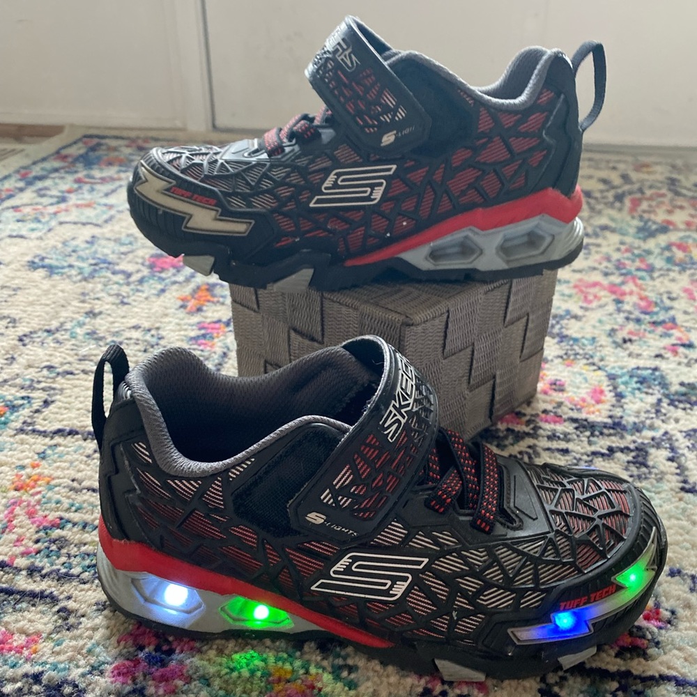 Boys Skechers size 13.5 LIKE NEW